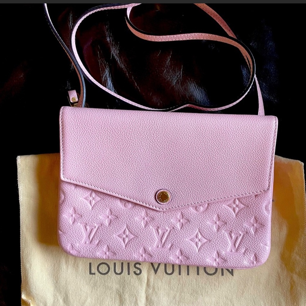 ✨AUTHENTIC✨ Louis Vuitton Pochette Twice Shoulder Bag.  ... ✨BEAUTIFUL✨💓